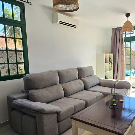 Casa vacanze Casa Kerrie, Private&communal Pools, Sunny Terrace, Air Conditioning