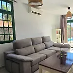 بيت للعطل Casa Kerrie, Private And Communal Pools, Sunny Terrace, Air Conditioning