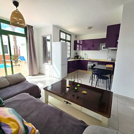 Holiday home Casa Kerrie, Private And Communal Pools, Sunny Terrace, Air Conditioning Playa Blanca (Lanzarote)