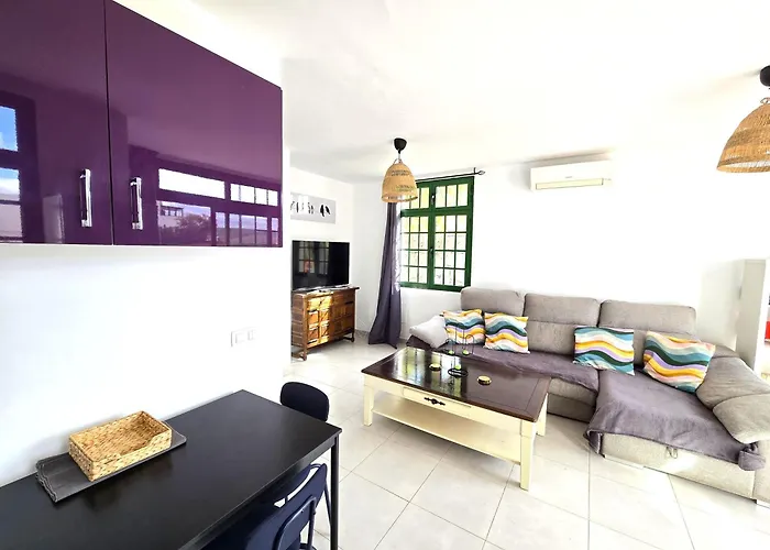 Casa Kerrie, Private And Communal Pools, Sunny Terrace, Air Conditioning * Playa Blanca (Lanzarote)