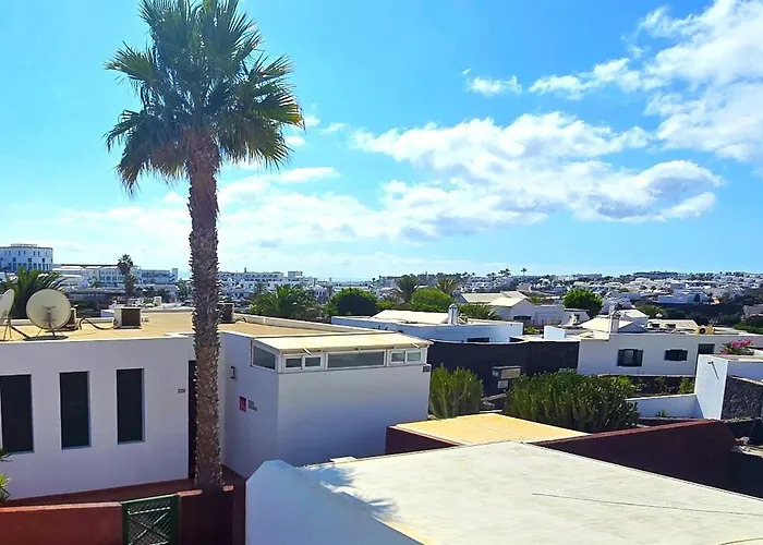 Casa Kerrie, Private And Communal Pools, Sunny Terrace, Air Conditioning Holiday home Playa Blanca (Lanzarote)
