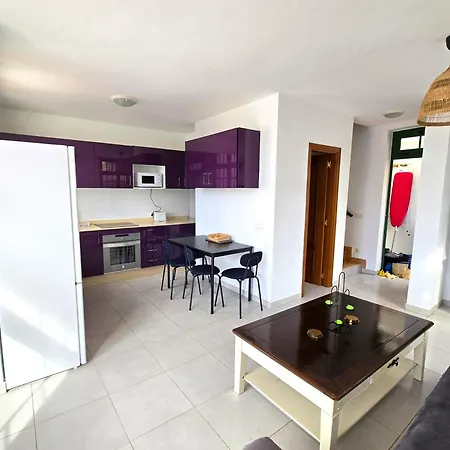 Dom wakacyjny Casa Kerrie, Private And Communal Pools, Sunny Terrace, Air Conditioning Playa Blanca (Lanzarote)