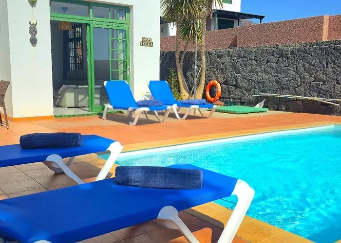 Casa Kerrie, Private And Communal Pools, Sunny Terrace, Air Conditioning بيت للعطل بلايا بلانكا