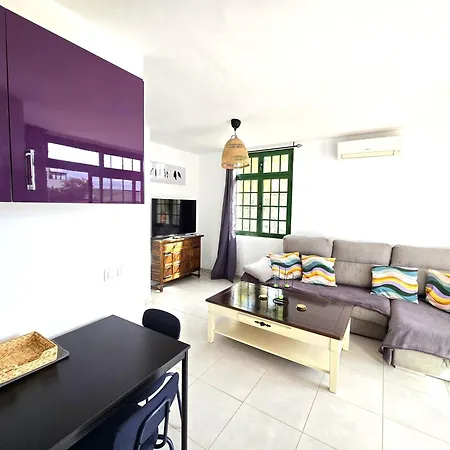 Casa Kerrie, Private And Communal Pools, Sunny Terrace, Air Conditioning * Playa Blanca (Lanzarote)